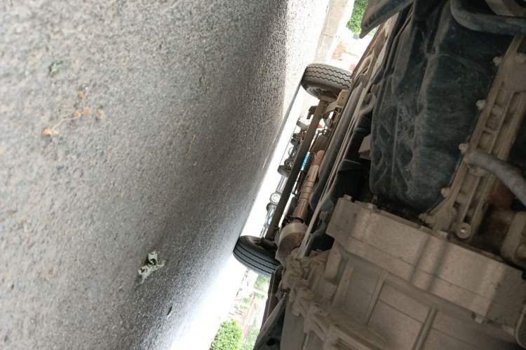 Used SAIC MAXUS Xintu V80  Chassis Front