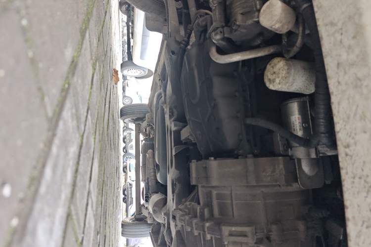 Used SAIC MAXUS Xintu V80 2021 2.0T Manual Classic Aoyuntong Short Wheelbase Mid-Roof 5/6-Seater Chassis Front