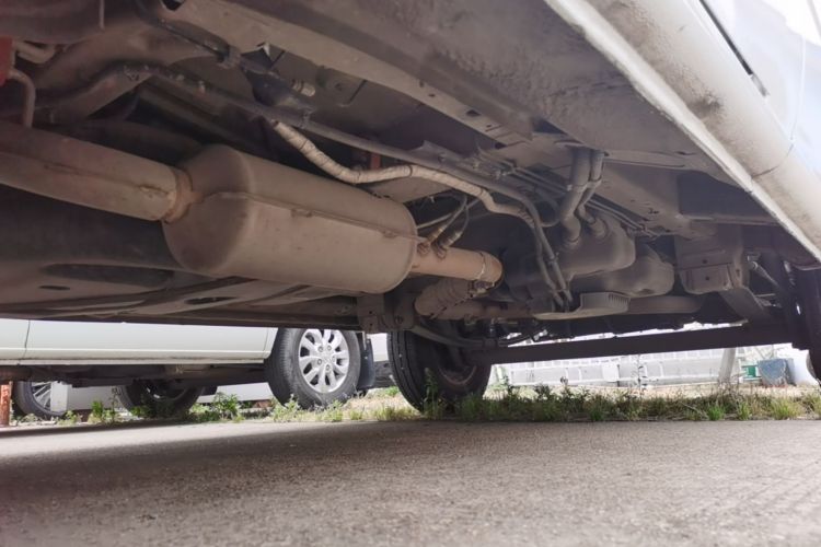 Used SAIC MAXUS Xintu V80 2021 2.0T PLUS AMT Aoyuntong Short-Wheelbase Mid-Roof 5/6-Seater Chassis Front Left