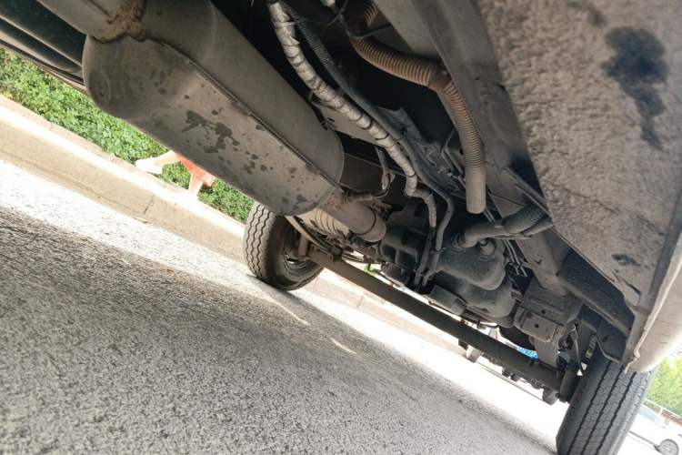 Used SAIC MAXUS Xintu V80  Chassis Front Left
