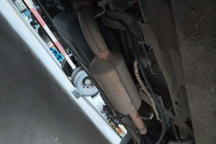 Used SAIC MAXUS Xintu V80  Chassis Front Left