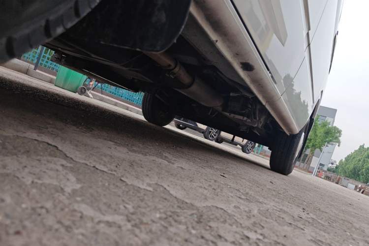 Used SAIC MAXUS Xintu V80  Chassis Front Left