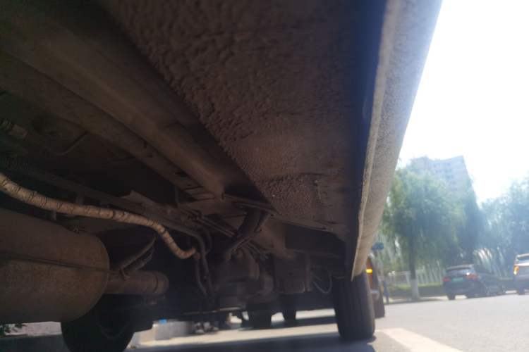 Used SAIC MAXUS Xintu V80  Chassis Front Left