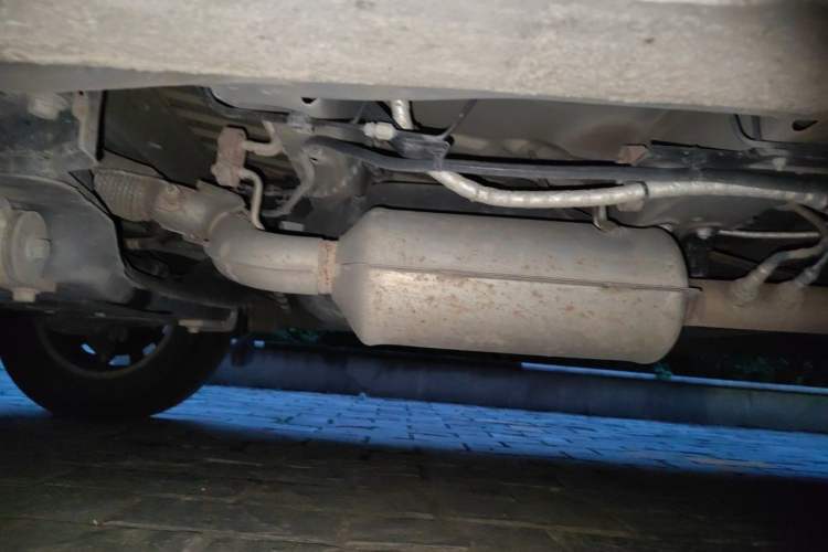 Used SAIC MAXUS Xintu V80 2021 2.0T PLUS AMT All-Rounder Short Wheelbase Mid-Roof 5/6/7/8/9-Seater Chassis Front Left
