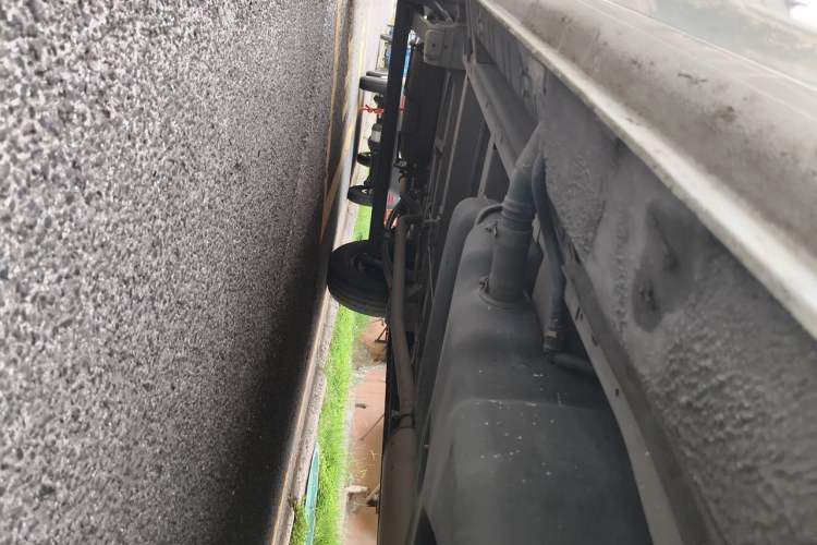 Used SAIC MAXUS Xintu V80  Chassis Front Right
