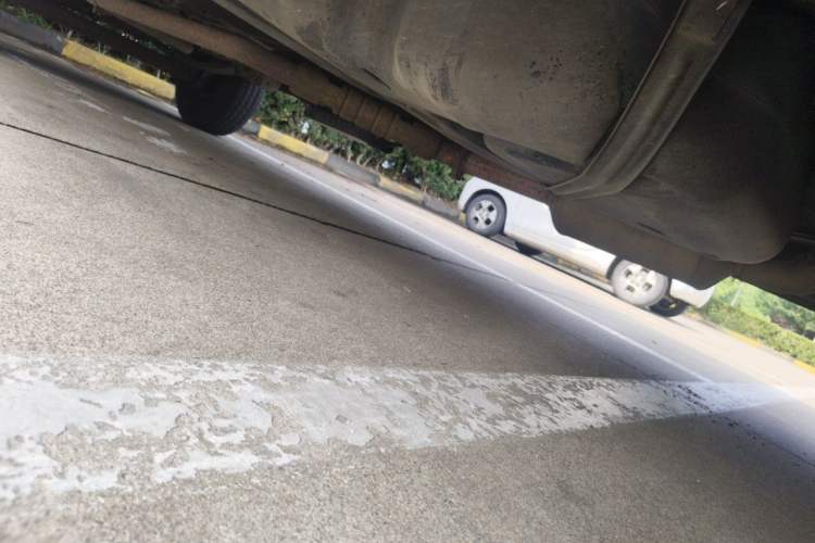 Used SAIC MAXUS Xintu V80 2021 2.0T AMT Classic Aoyuntong Long Wheelbase Mid-Roof 6/7/8/9-Seater Chassis Front Right