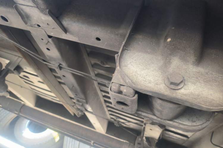 Used SAIC MAXUS Xintu V80  Chassis Front Right