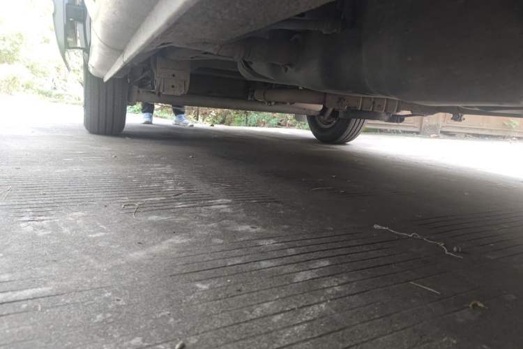 Used SAIC MAXUS Xintu V80  Chassis Front Right