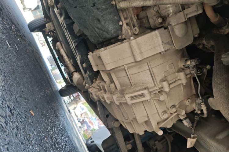 Used SAIC MAXUS Xintu V80 2021 2.0T Manual Classic Aoyuntong Long Wheelbase Mid-Roof 6/7/8/9-Seater Chassis Front