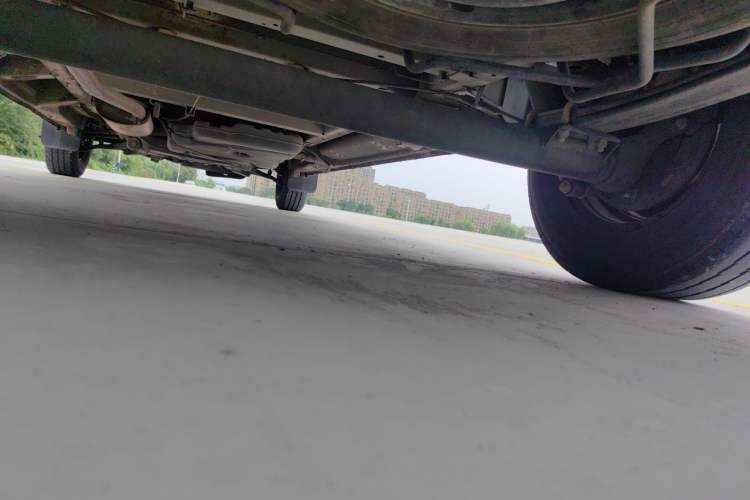 Used SAIC MAXUS Xintu V80  Chassis Rear