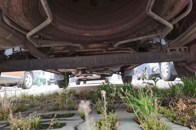 Used SAIC MAXUS Xintu V80 2021 2.0T PLUS AMT Aoyuntong Short-Wheelbase Mid-Roof 5/6-Seater Chassis Rear
