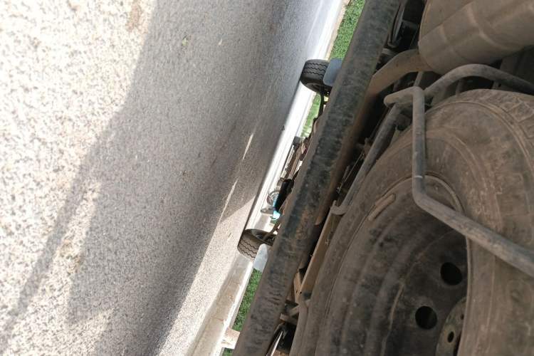 Used SAIC MAXUS Xintu V80  Chassis Rear