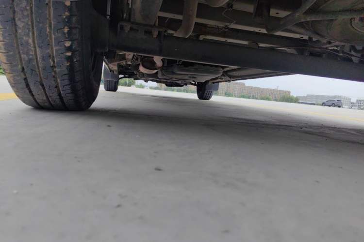 Used SAIC MAXUS Xintu V80  Chassis Rear Left