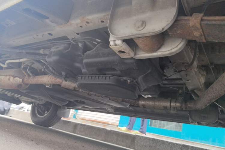 Used SAIC MAXUS Xintu V80 2021 2.0T PLUS Manual Aoyuntong Short Wheelbase Mid-Roof 5/6-Seater Chassis Rear Left
