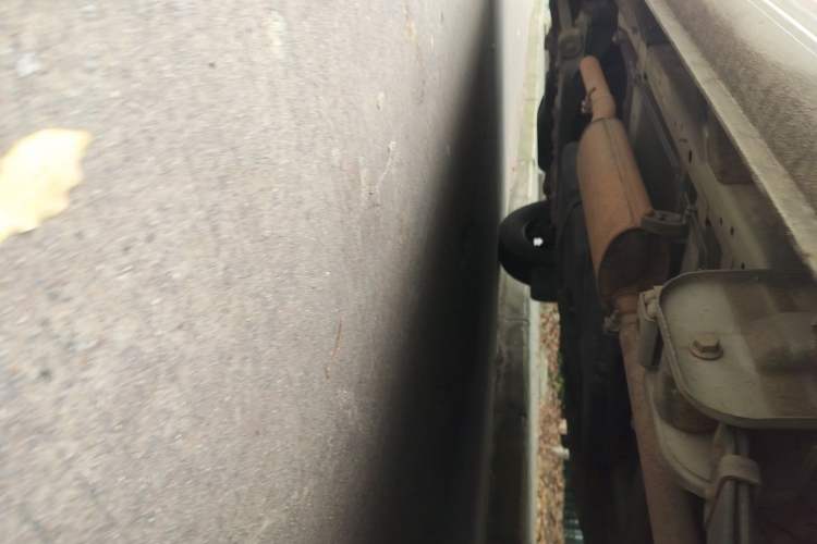 Used SAIC MAXUS Xintu V80  Chassis Rear Left