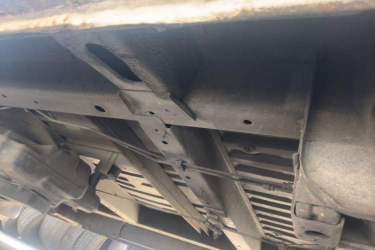 Used SAIC MAXUS Xintu V80  Chassis Rear Left