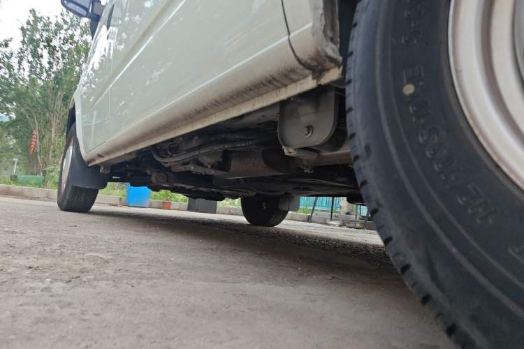Used SAIC MAXUS Xintu V80  Chassis Rear Left
