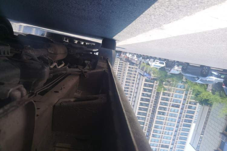 Used SAIC MAXUS Xintu V80  Chassis Rear Left