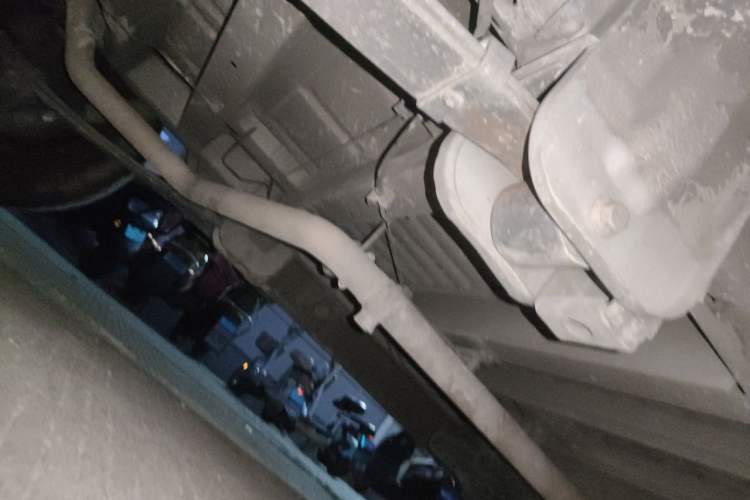 Used SAIC MAXUS Xintu V80 2021 2.0T Manual Classic Aoyuntong Long Wheelbase Mid-Roof 6/7/8/9-Seater Chassis Rear Right