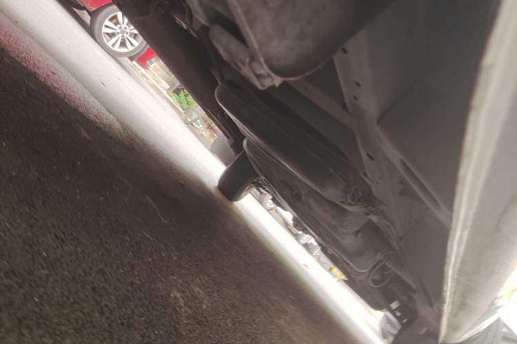 Used SAIC MAXUS Xintu V80 2021 2.0T PLUS Manual All-Around King Short Wheelbase Mid-Roof Variant—5/6/7/8/9-Seater Chassis Rear Right