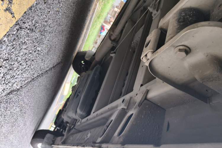 Used SAIC MAXUS Xintu V80  Chassis Rear Right