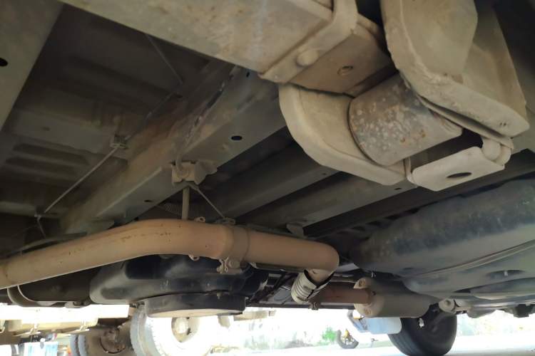 Used SAIC MAXUS Xintu V80 2021 2.0T City Distribution King 10th Anniversary Edition Chassis Rear Right