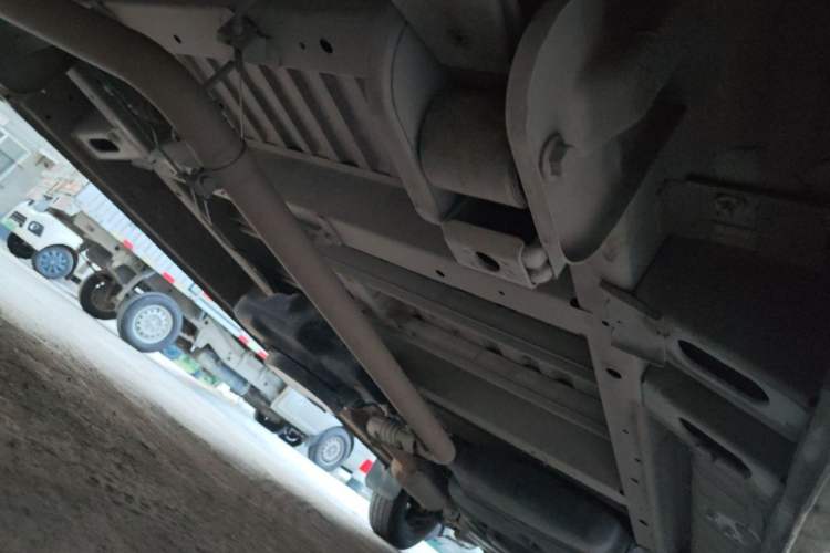 Used SAIC MAXUS Xintu V80  Chassis Rear Right