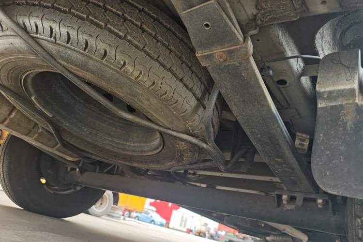 Used SAIC MAXUS Xintu V80 2021 2.0T Manual Classic Aoyuntong Long Wheelbase Mid-Roof 6/7/8/9-Seater Chassis Rear Right