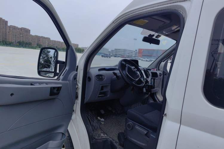 Used SAIC MAXUS Xintu V80  Driver Seat