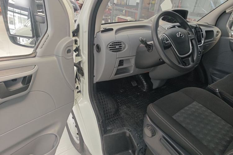 Used SAIC MAXUS Xintu V80 2021 2.0T AMT Classic Aoyuntong Long Wheelbase Mid-Roof 6/7/8/9-Seater Driver Seat