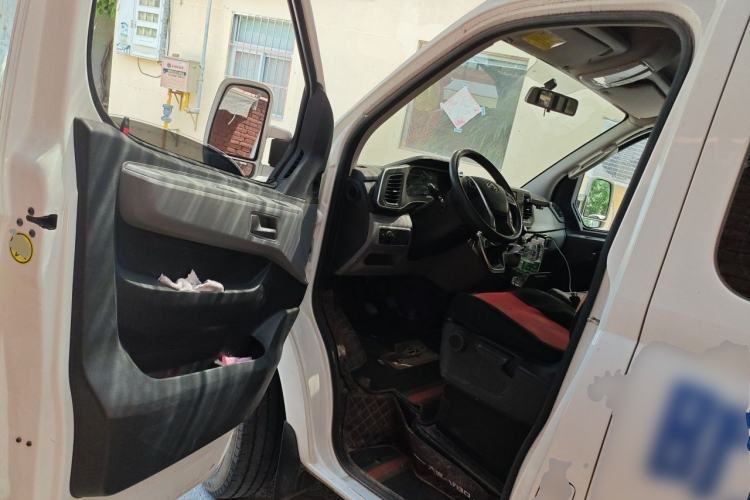 Used SAIC MAXUS Xintu V80 2021 2.0T Manual Classic Aoyuntong 127 PS Mid-axle Mid-roof 6/7/8/9-Seater Driver Seat
