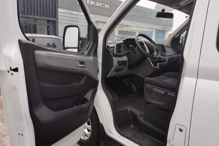 Used SAIC MAXUS Xintu V80 2021 2.0T PLUS AMT Aoyuntong Short-Wheelbase Mid-Roof 5/6-Seater Driver Seat