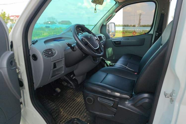 Used SAIC MAXUS Xintu V80  Driver Seat