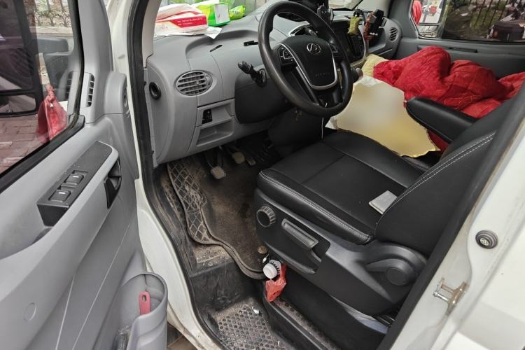 Used SAIC MAXUS Xintu V80 2021 2.0T Manual Classic Aoyuntong Short Wheelbase Mid-Roof 5/6-Seater Driver Seat