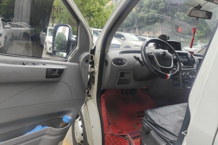 Used SAIC MAXUS Xintu V80 2021 2.0T Manual Classic Aoyuntong Long Wheelbase High-Roof 6/7/8/9-Seater Driver Seat