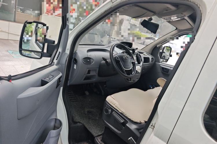 Used SAIC MAXUS Xintu V80 2021 2.0T Manual Classic Aoyuntong Long Wheelbase Mid-Roof 6/7/8/9-Seater Driver Seat