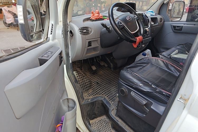 Used SAIC MAXUS Xintu V80 2021 2.0T Manual Classic Aoyuntong Long Wheelbase Mid-Roof 6/7/8/9-Seater Driver Seat