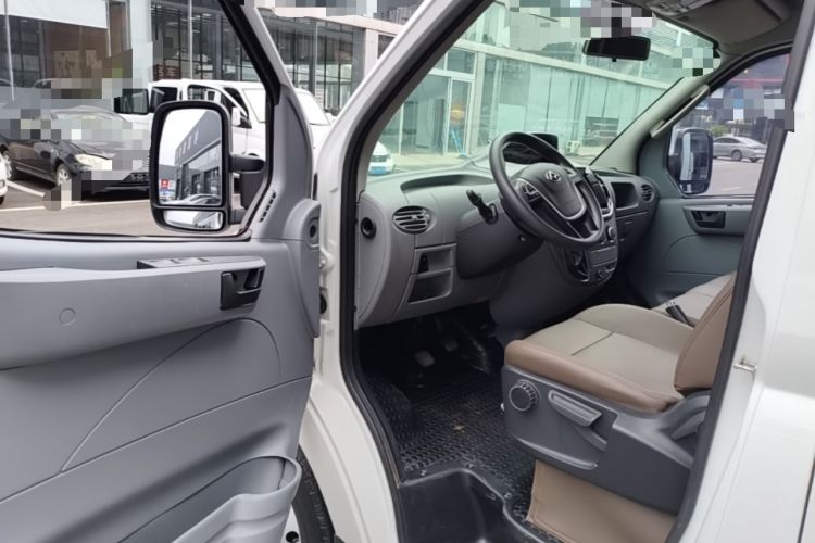 Used SAIC MAXUS Xintu V80 2021 2.0T Manual Classic Aoyuntong Long Wheelbase Mid-Roof 6/7/8/9-Seater Driver Seat