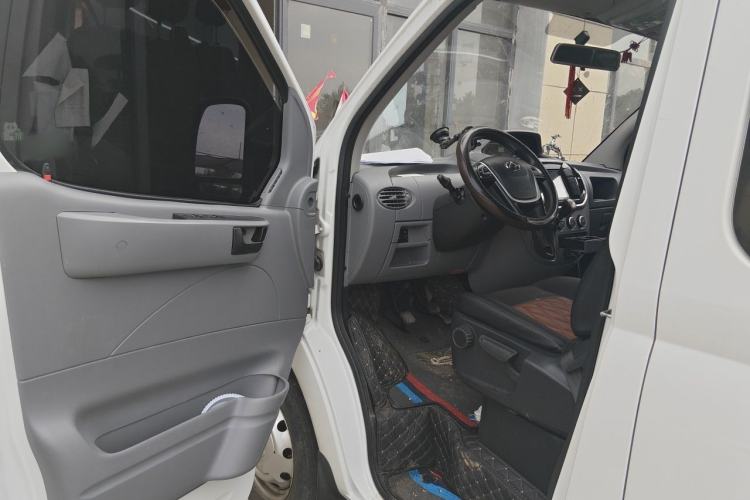 Used SAIC MAXUS Xintu V80 2021 2.0T Manual Classic Aoyuntong Long Wheelbase Mid-Roof 6/7/8/9-Seater Driver Seat