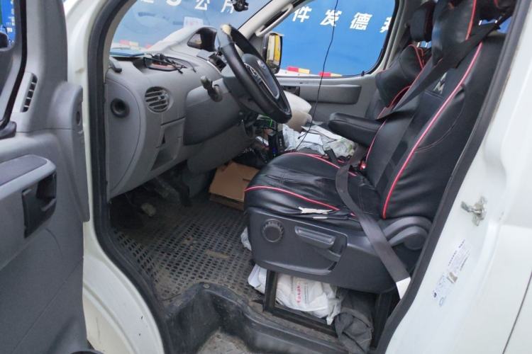 Used SAIC MAXUS Xintu V80  Driver Seat