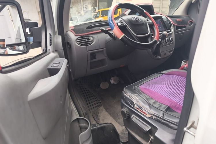 Used SAIC MAXUS Xintu V80 2021 2.0T Manual Classic Aoyuntong Long Wheelbase Mid-Roof 6/7/8/9-Seater Driver Seat