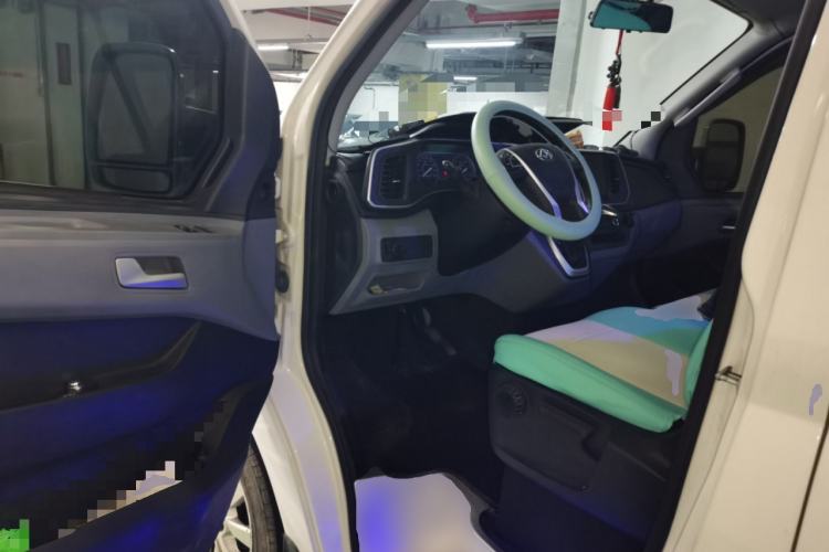 Used SAIC MAXUS Xintu V80 2021 2.0T PLUS AMT City Edition Short Wheelbase Ultra-Low Roof 5/6-Seater Driver Seat