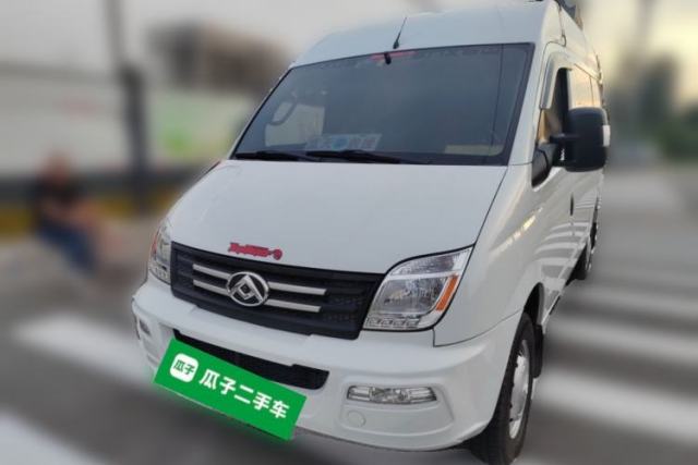 Ojetý SAIC MAXUS Xintu V80 2021 2.0T AMT Classic Aoyuntong Short Wheelbase Mid-Roof 5/6-Seater