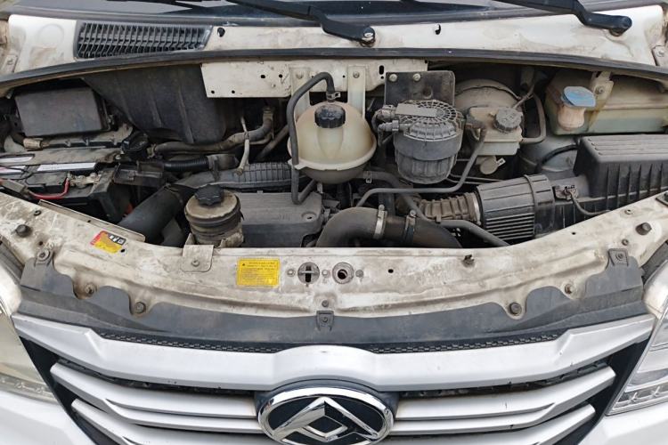 Used SAIC MAXUS Xintu V80 2021 2.0T PLUS Manual Aoyuntong Short Wheelbase Mid-Roof 5/6-Seater Engine Bay