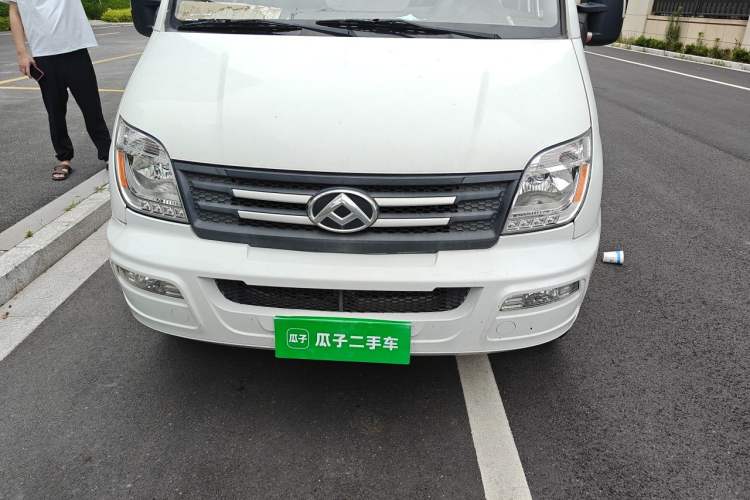 Used SAIC MAXUS Xintu V80 2021 2.0T Manual Classic Aoyuntong 127 PS Mid-axle Mid-roof 6/7/8/9-Seater Engine Bay