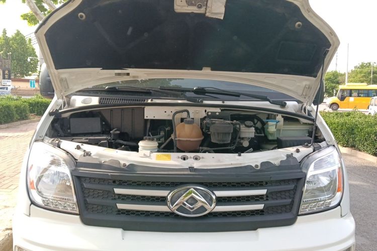 Used SAIC MAXUS Xintu V80  Engine Bay