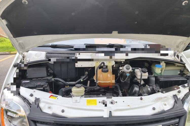 Used SAIC MAXUS Xintu V80  Engine Bay
