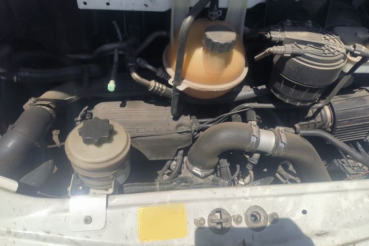 Used SAIC MAXUS Xintu V80  Engine Bay