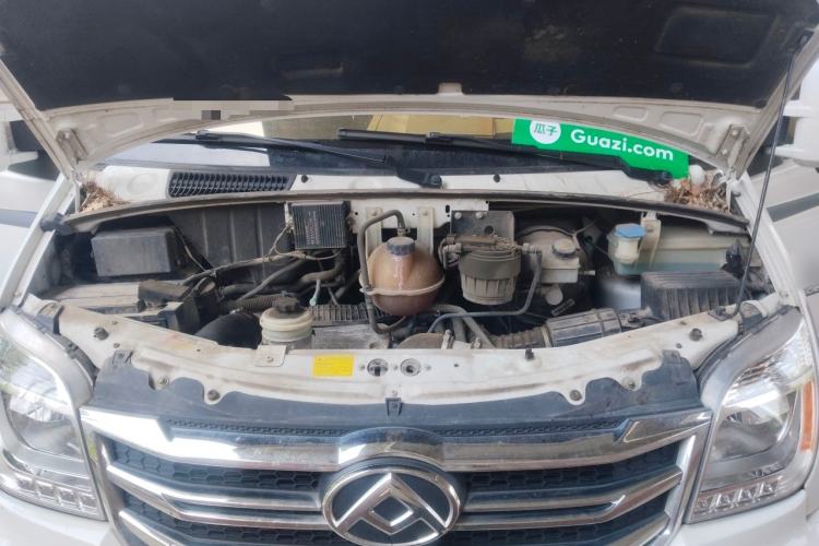 Used SAIC MAXUS Xintu V80 2021 2.0T PLUS AMT Aoyuntong Short-Wheelbase Mid-Roof 5/6-Seater Engine Bay