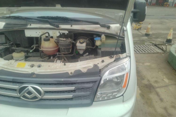 Used SAIC MAXUS Xintu V80 2021 2.0T Manual Classic Aoyuntong Short Wheelbase Ultra-Low Roof 5/6-Seater Engine Bay Left
